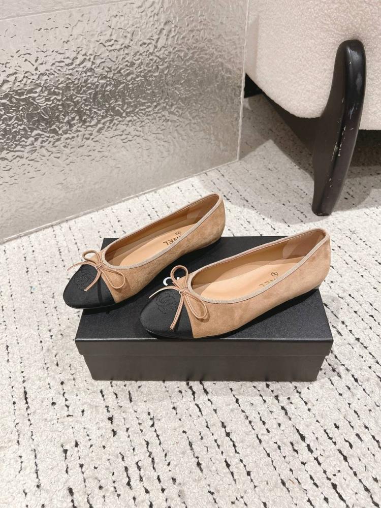 حذاء فلات شانيل Chanel cashmere ballet flats