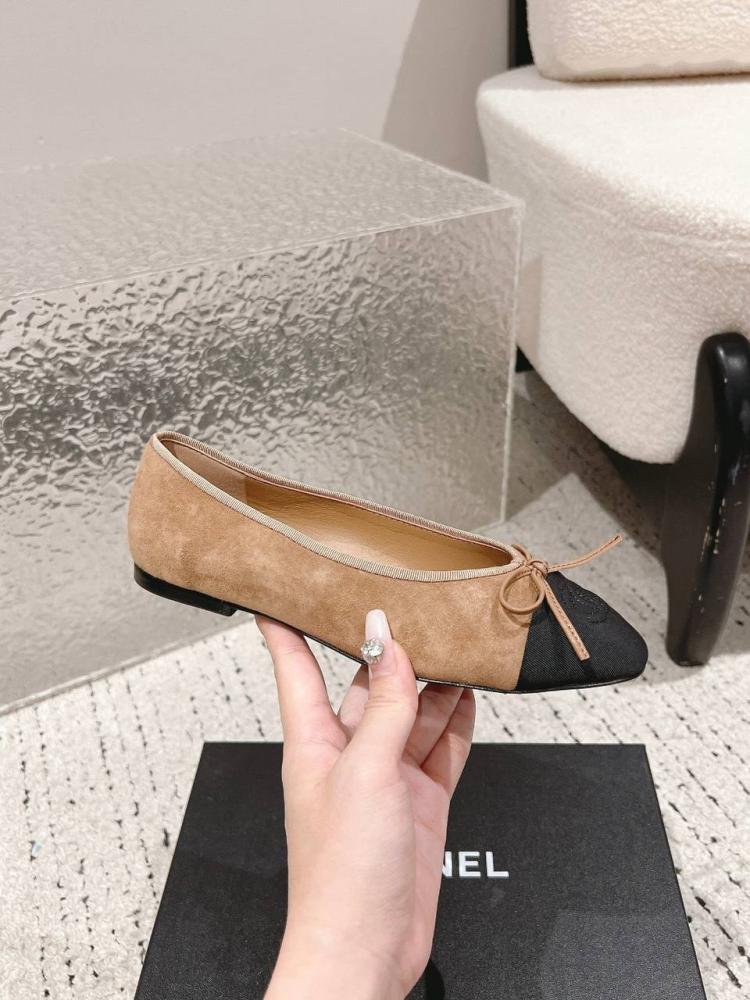 حذاء فلات شانيل Chanel cashmere ballet flats