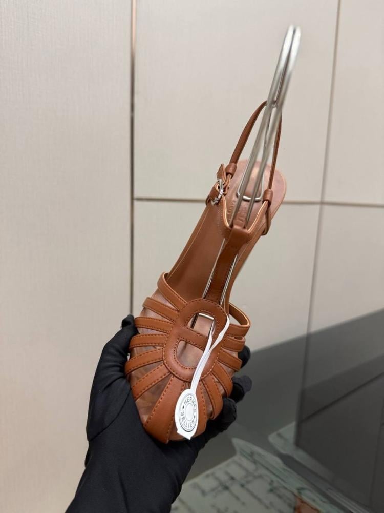حذاء ايرميز Hermès Roman pig cage pig nose wedge sandals