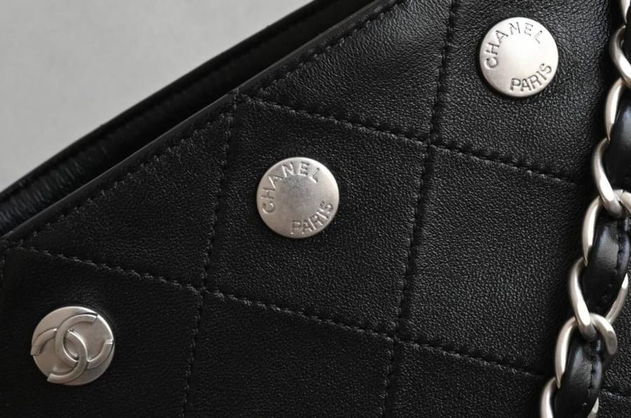 شنطه شانيل CHANEL 25P Coin Hobo