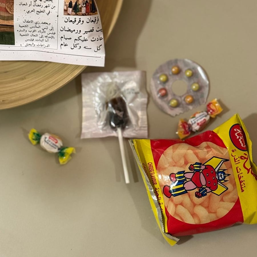أكياس شيبس بثيم  جريدة القرقيعان ( بدون تعبئة )