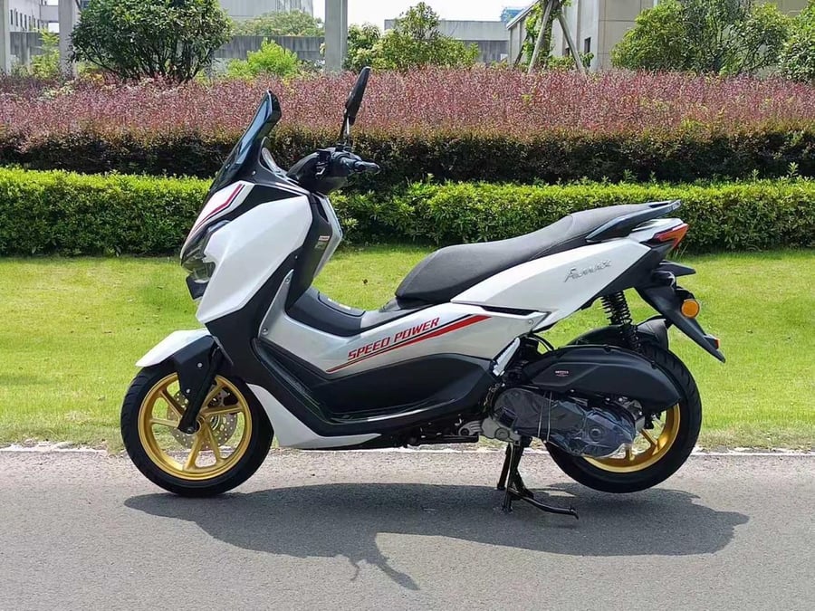 دباب عجيب a-max 150 cc  استيراد السرعه و القوة لون ابيض موديل 2026