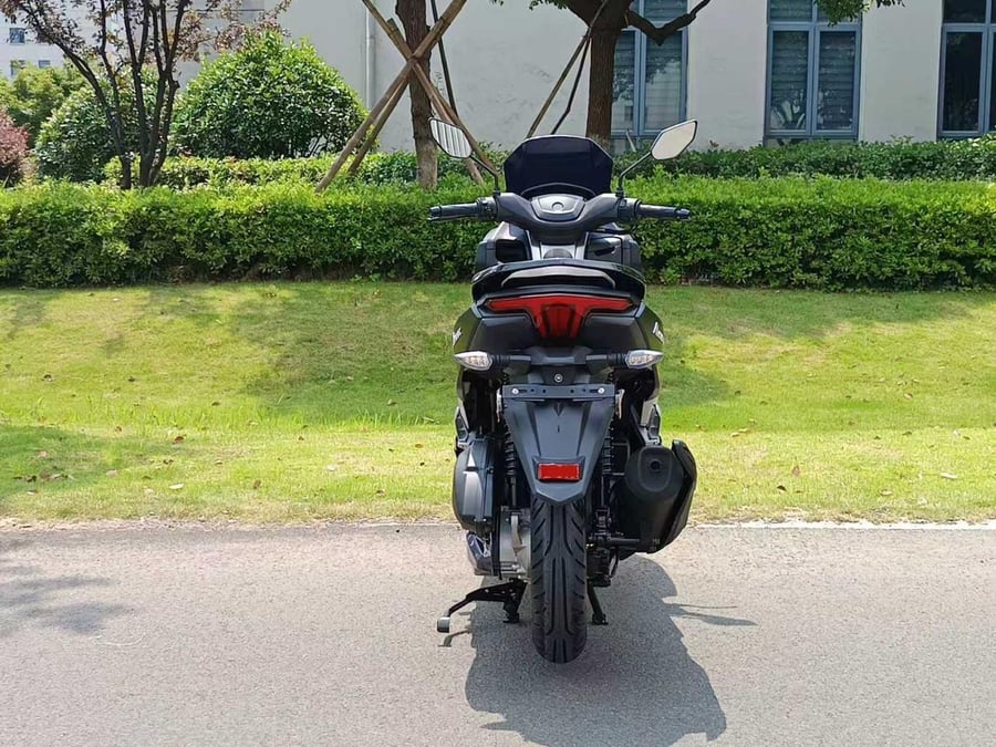 دباب عجيب a-max 150 cc  استيراد السرعه و القوة لون اسود موديل 2026