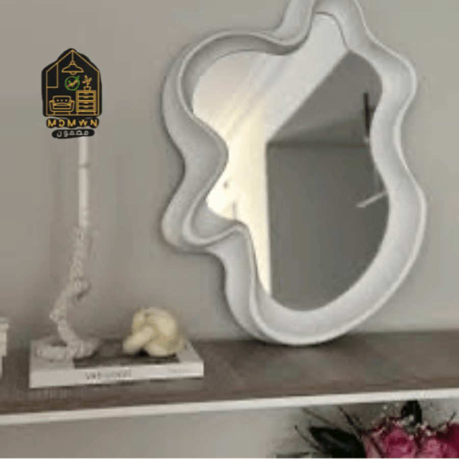 مرآة بإطار معدني