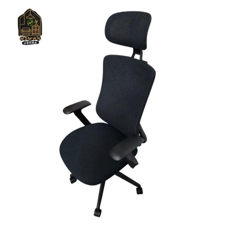 Swivel mesh office chair with headrest