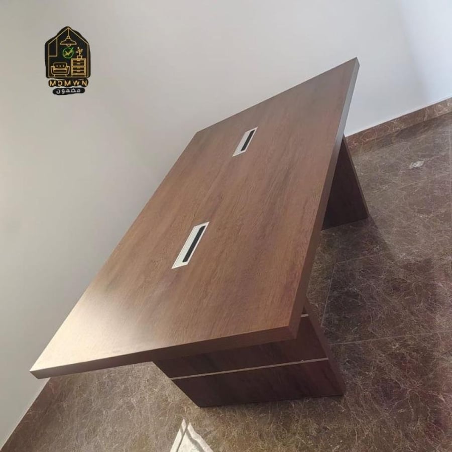 طاولة اجتماعات عصرية
