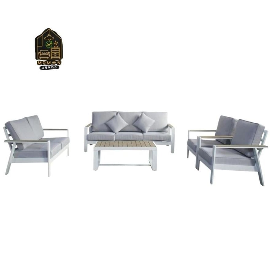 طقم كنب خارجي بتصميم مودرن