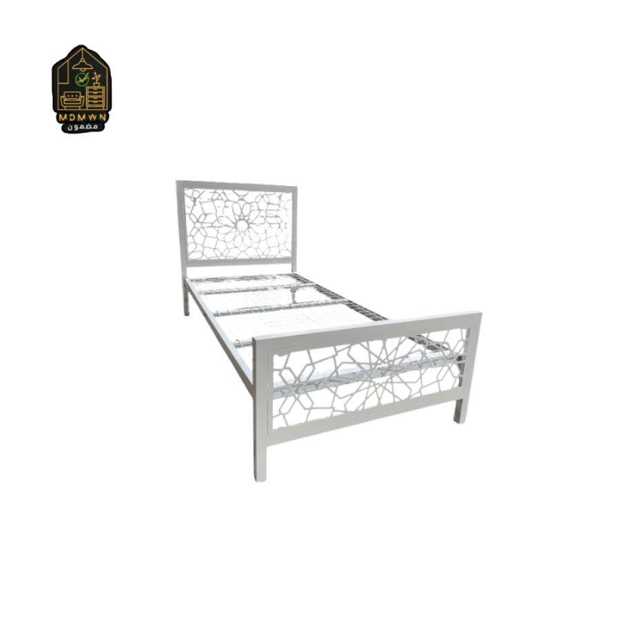 The iron "flower pattern" bed - a touch of luxury and authenticity