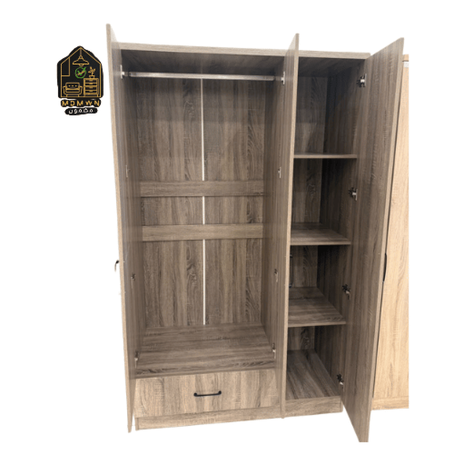 دولاب ملابس خشبي بتصميم عصري ومتعدد الأبواب