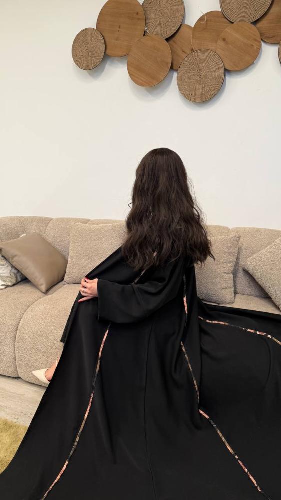 ليلى - متوفره بنقشة مختلفه من الجاكار التواصل واتس عند الطلب للاختيار