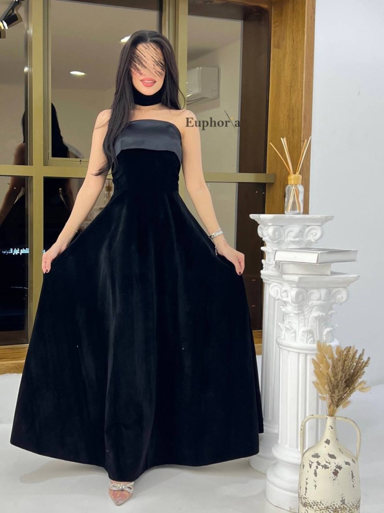 فستان اسود مخمل