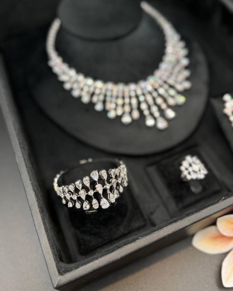 Diamond set