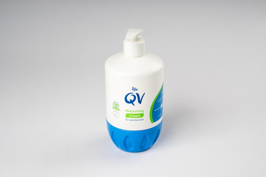QV moisturizing cream