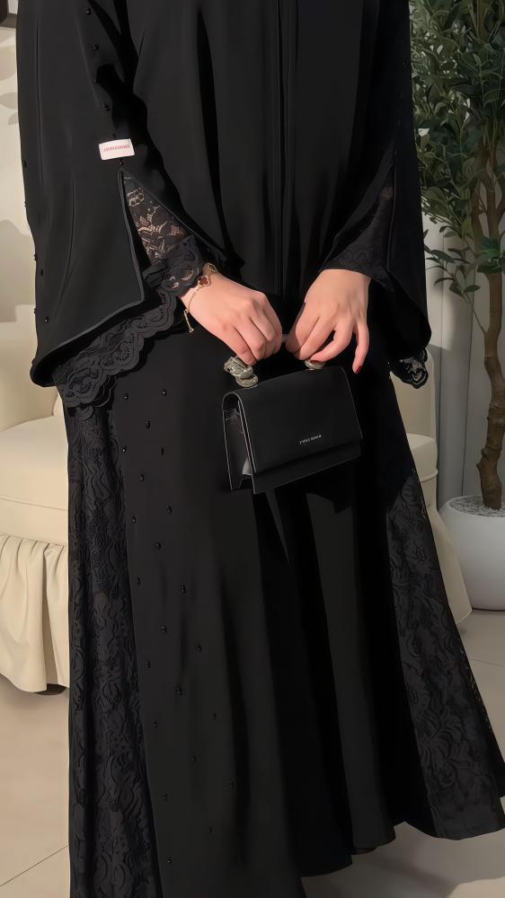 عباية فريال