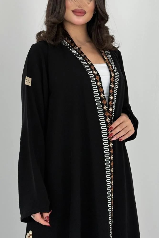 أناقة التطريز البني
