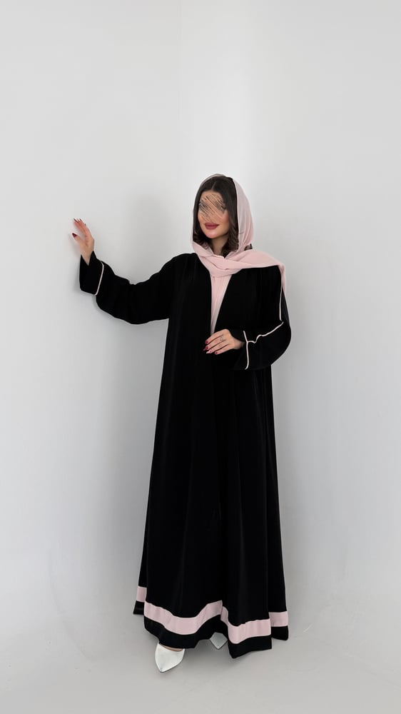 عباية الكريب الناعم مع الشيفون الوردي