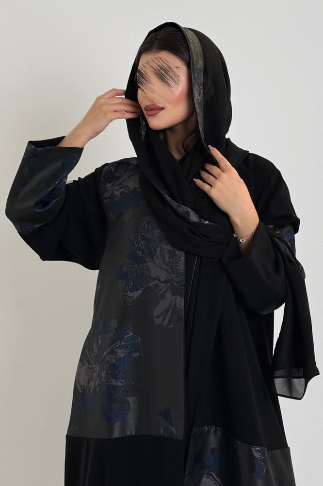 كريب ملكي أسود مع تفته جاكار