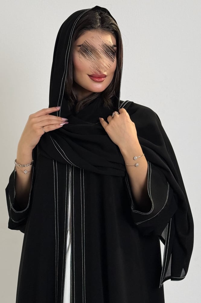 كريب أسود فاحم كلوش مخطط أبيض عملي