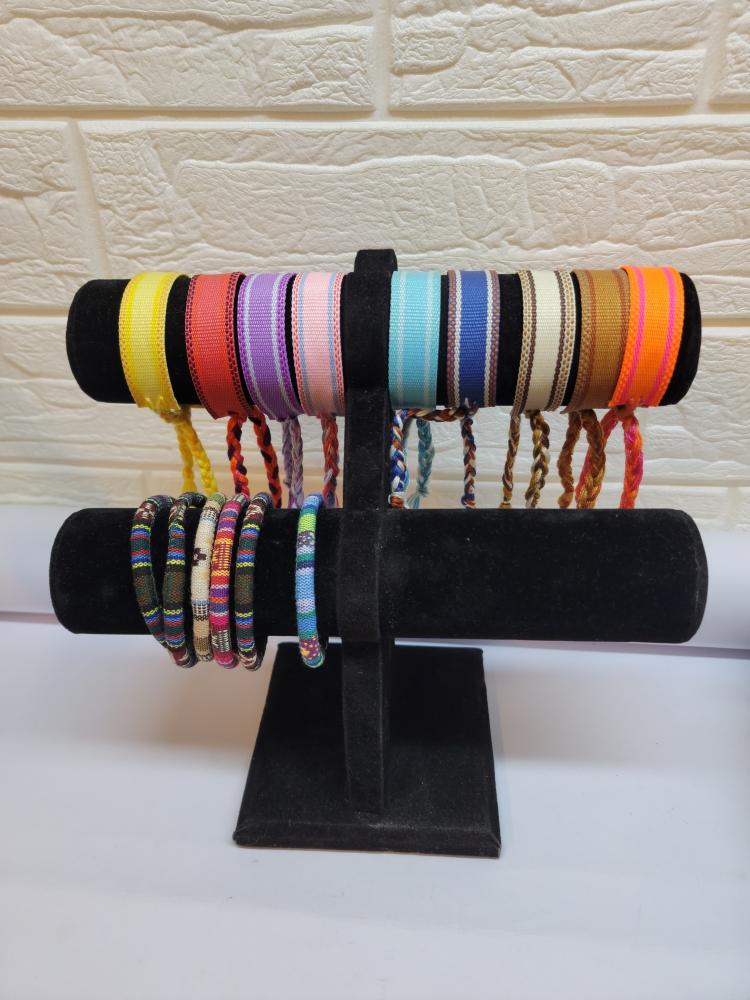 اساور الصداقه  ملونه من الخيوط