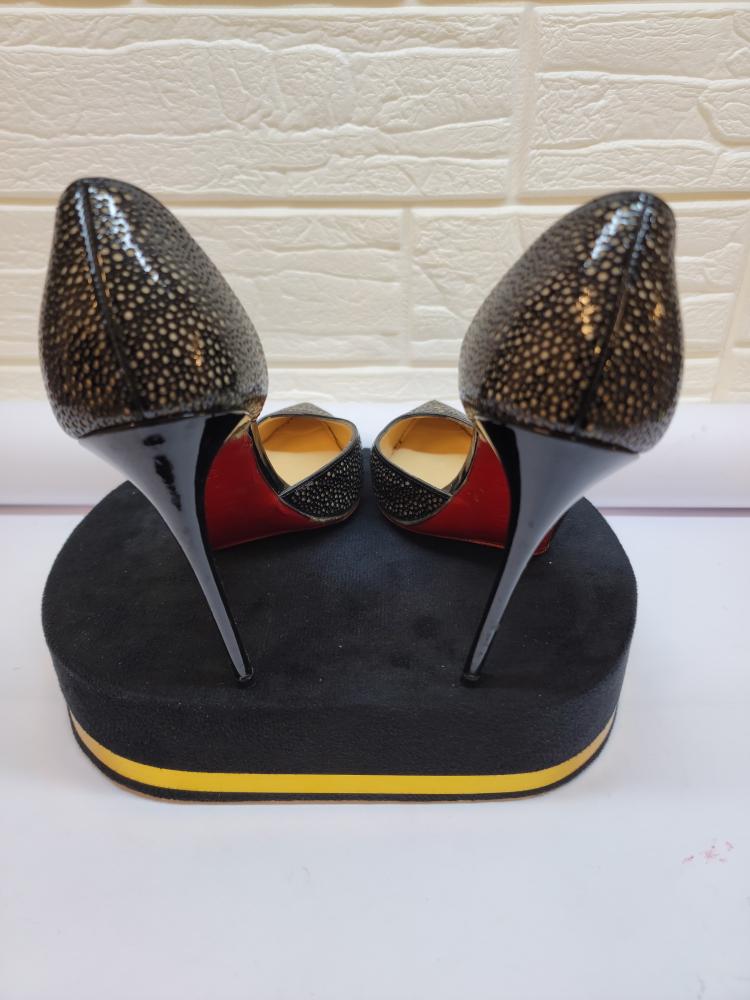 Irezza high heel shoe made of shiny leather in black from Christian Louboutin used size 37
