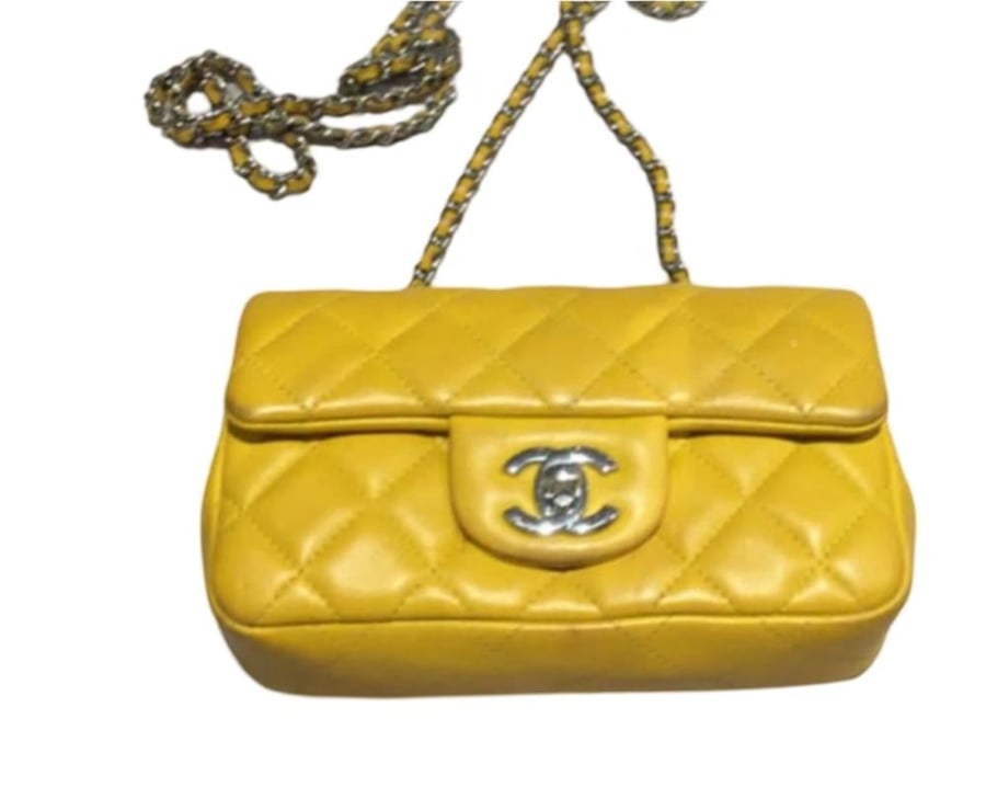 Changing the color of the leather bag according to taste