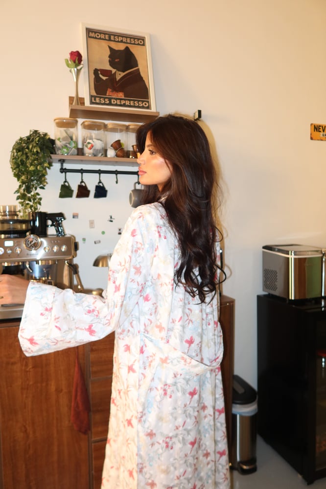 روب Morning Petals مع ربطة شعر