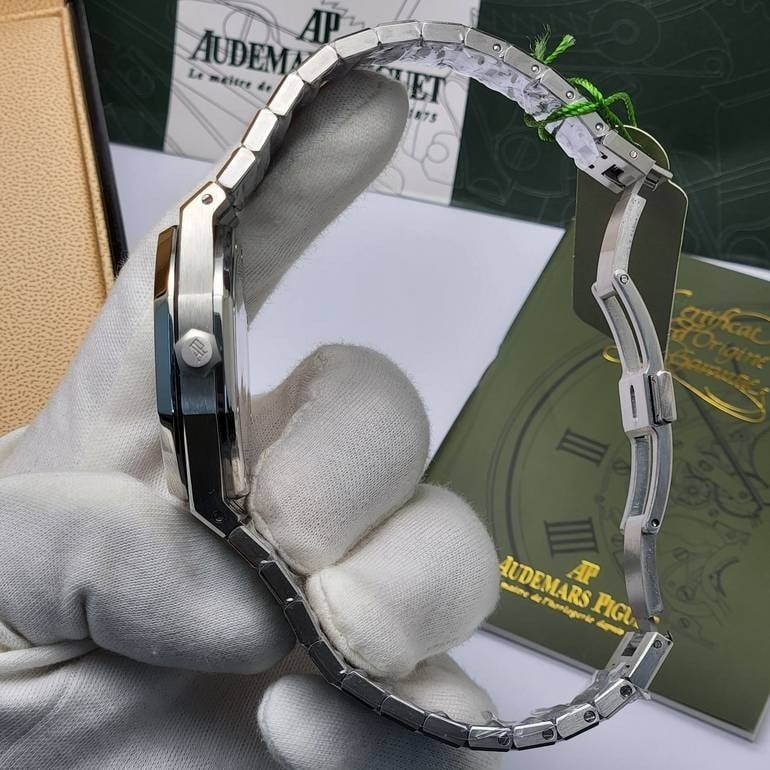 ساعة ادميرز بياجت AUDEMARS PIGUET