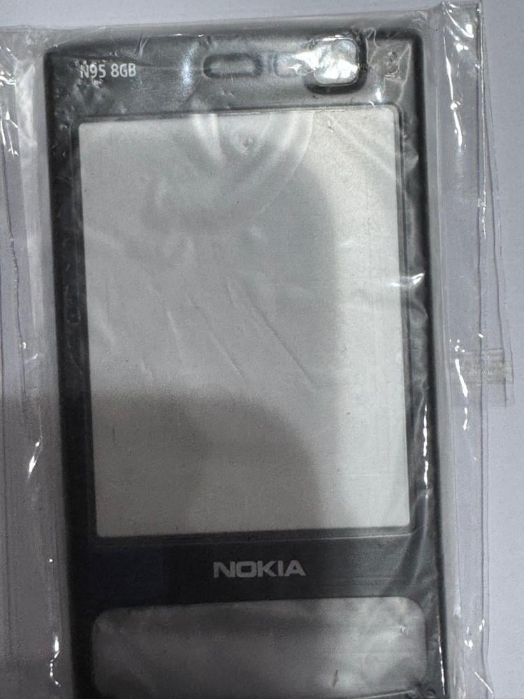 جوال نوكيا N95 8GB غطاء امامي وغطاء خلفي مع لوحة المفاتيح و مثبت الغطاء وازرار الصوت