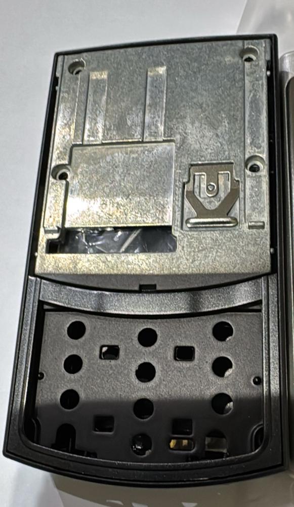 جوال نوكيا Nokia N80 فرصة للجامعين: طقم إعادة إحياء الأسطورة Nokia N80.. قطع غيار (Service Pack) أصلية وكالة!"
