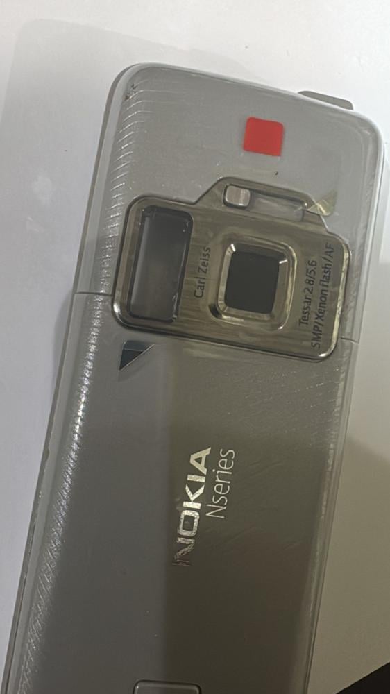كفر جوال نوكيا Nokia N82 الفرصة الأخيرة للأسطورة : طقم اصلاح (فلاش الزينون) الأصلي - مخزون وكالة