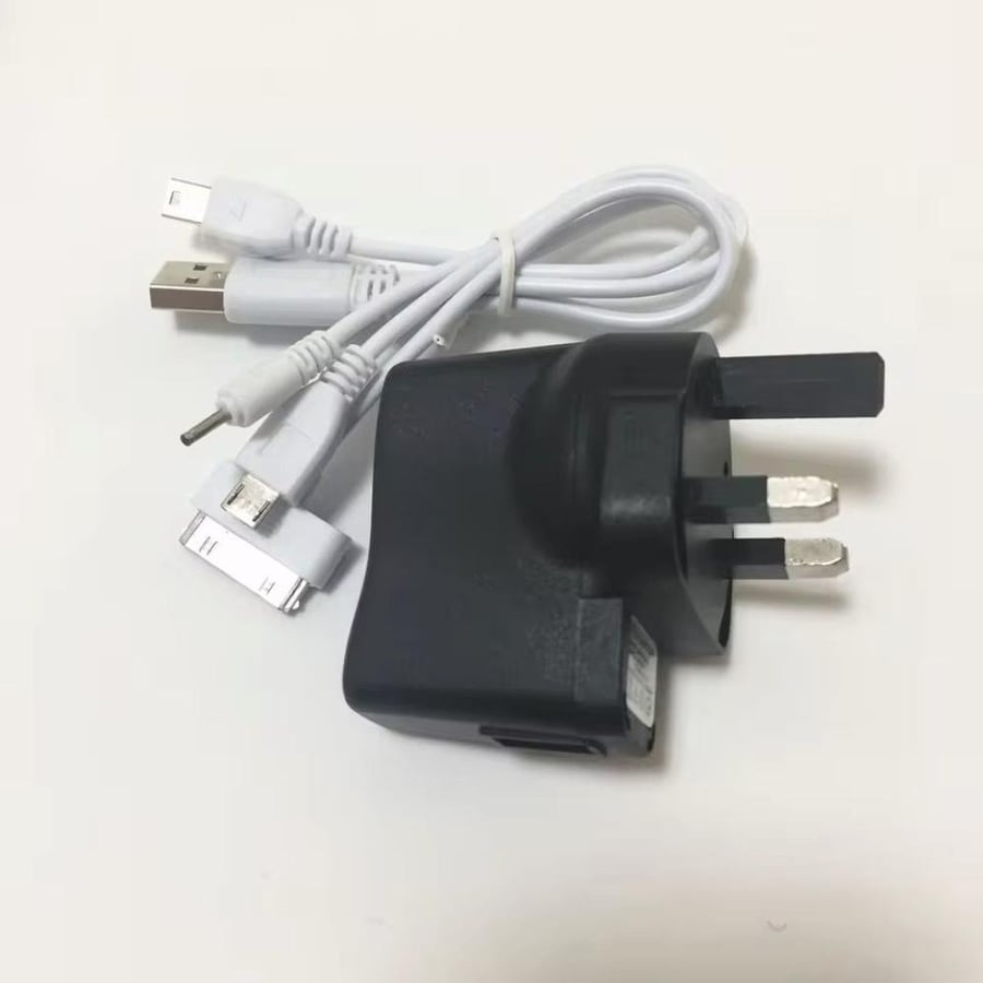 شاحن USB عالمي 4 في 1 ، ثلاثي شاحن نوكيا سوني إريكسون موتورولا ابل ايفون  متوافق مع IPhone 4S ، IPod ، Nokia ، Xiaomi ، HTC