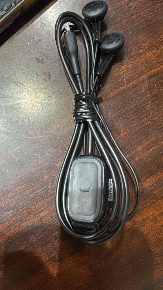 سماعة نوكيا الاصلية Nokia WH-203 مزودة بموصل Micro-USB رأس ستيريومتوافقة مع جوال Nokia 8800 Sapphire .