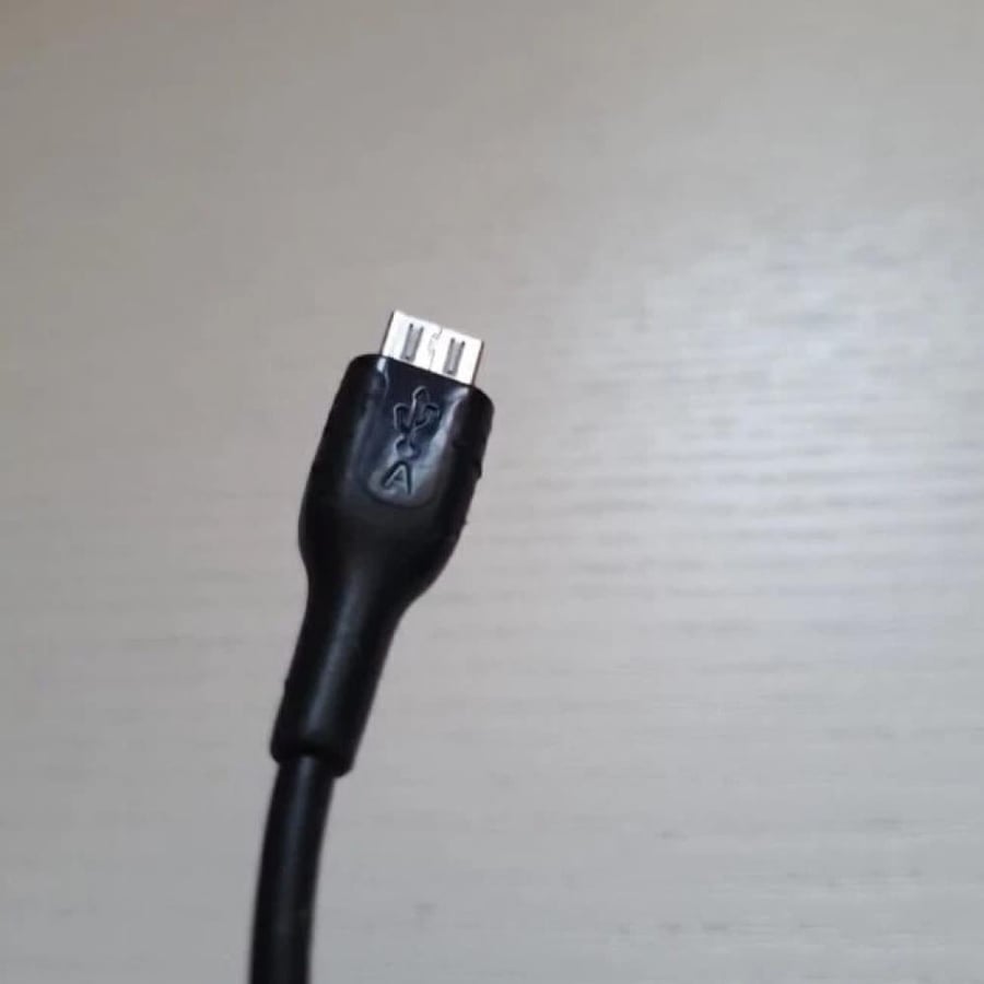 سماعة نوكيا الاصلية Nokia WH-203 مزودة بموصل Micro-USB رأس ستيريومتوافقة مع جوال Nokia 8800 Sapphire .