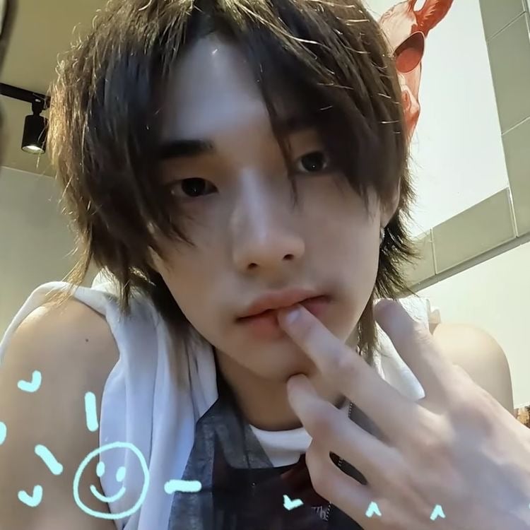 Noor Love hyunjin