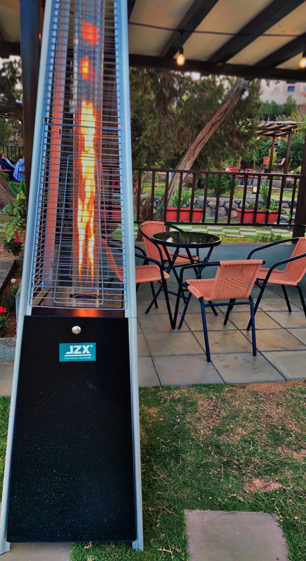 مريم مباركي