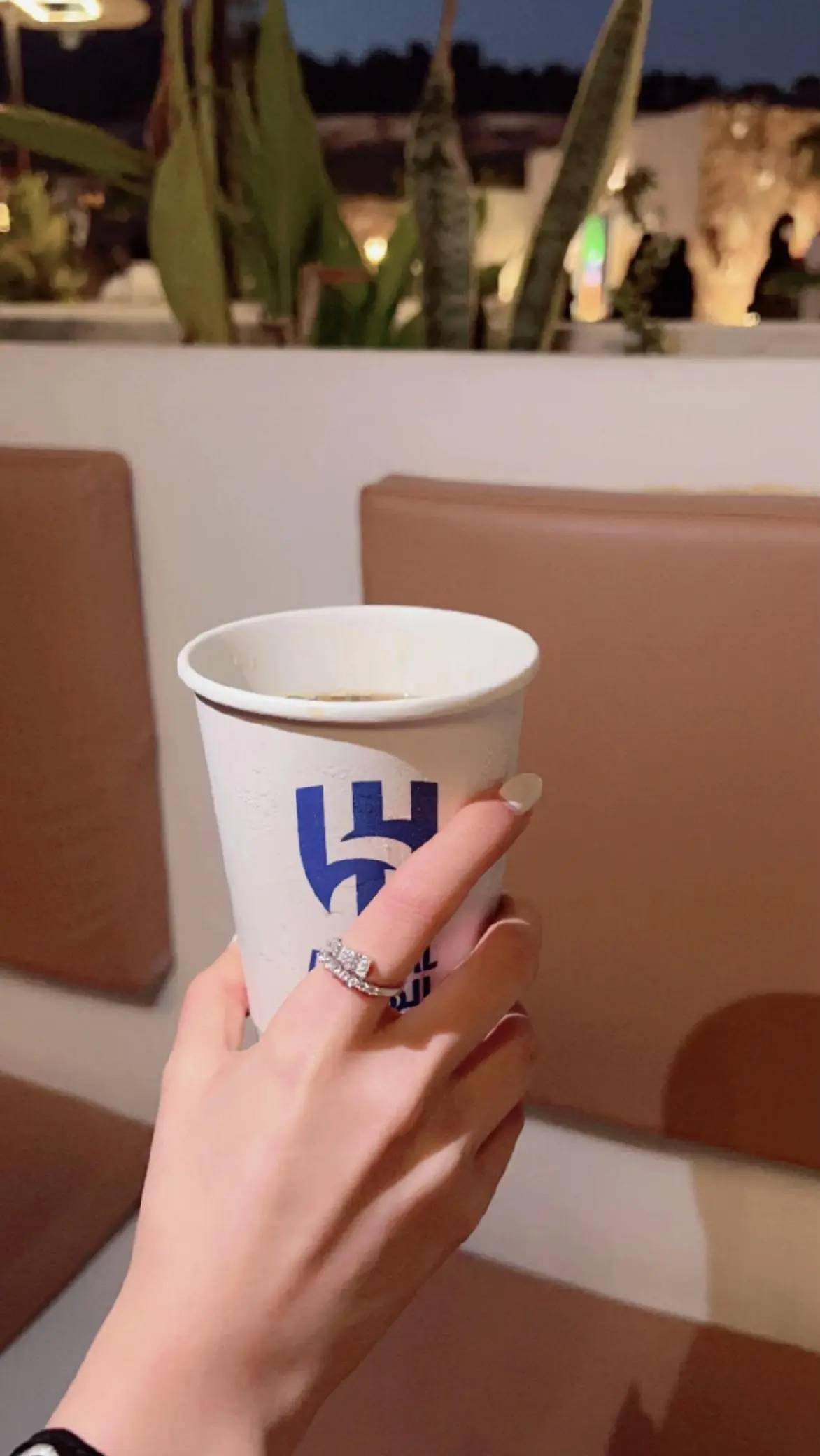 عزيزه الحربي