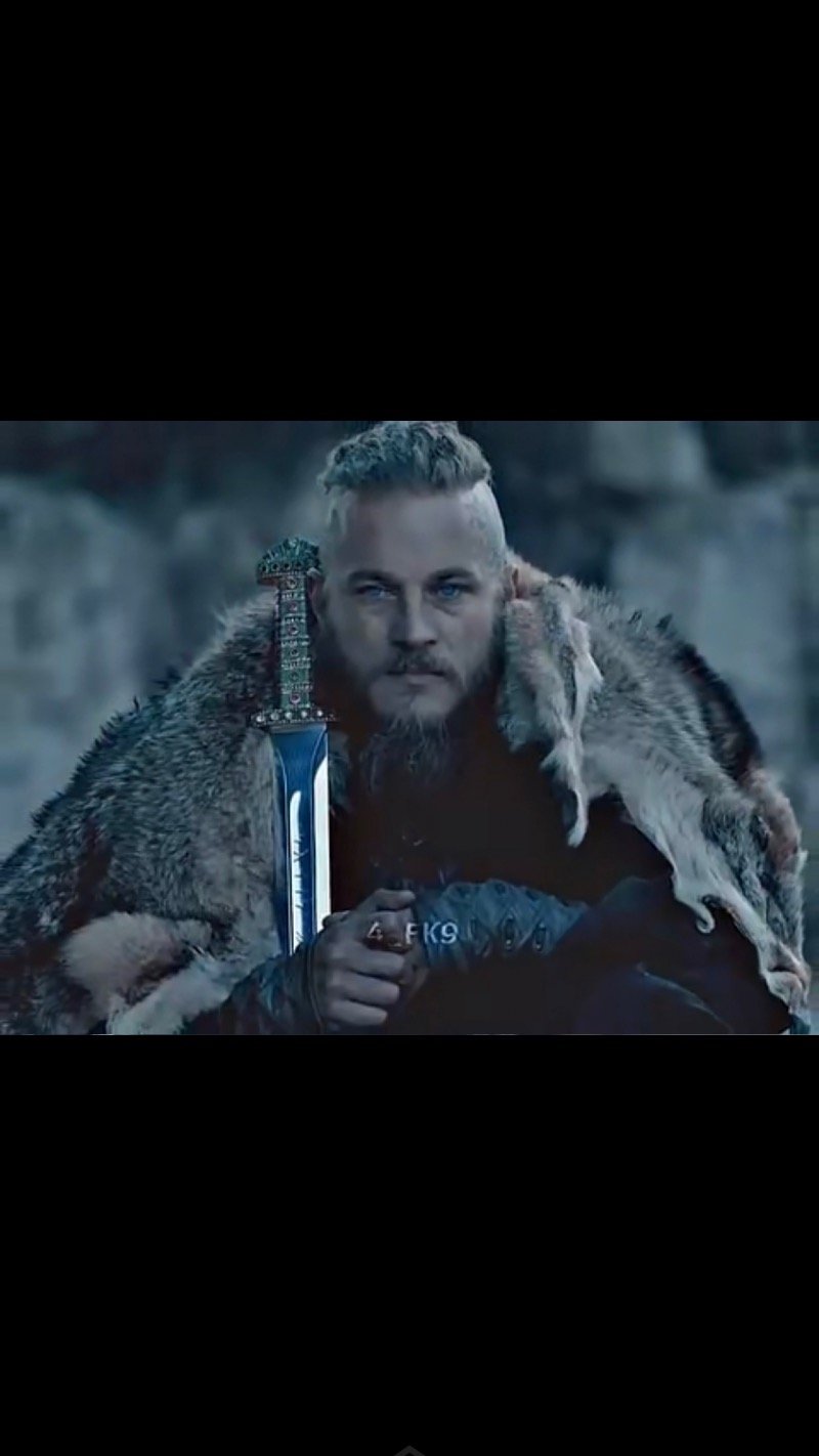 نجوى فهد محمد عكاب !