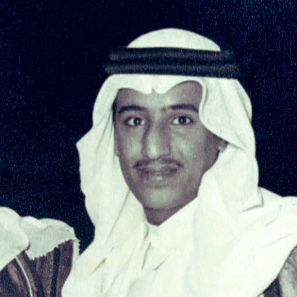 علي م