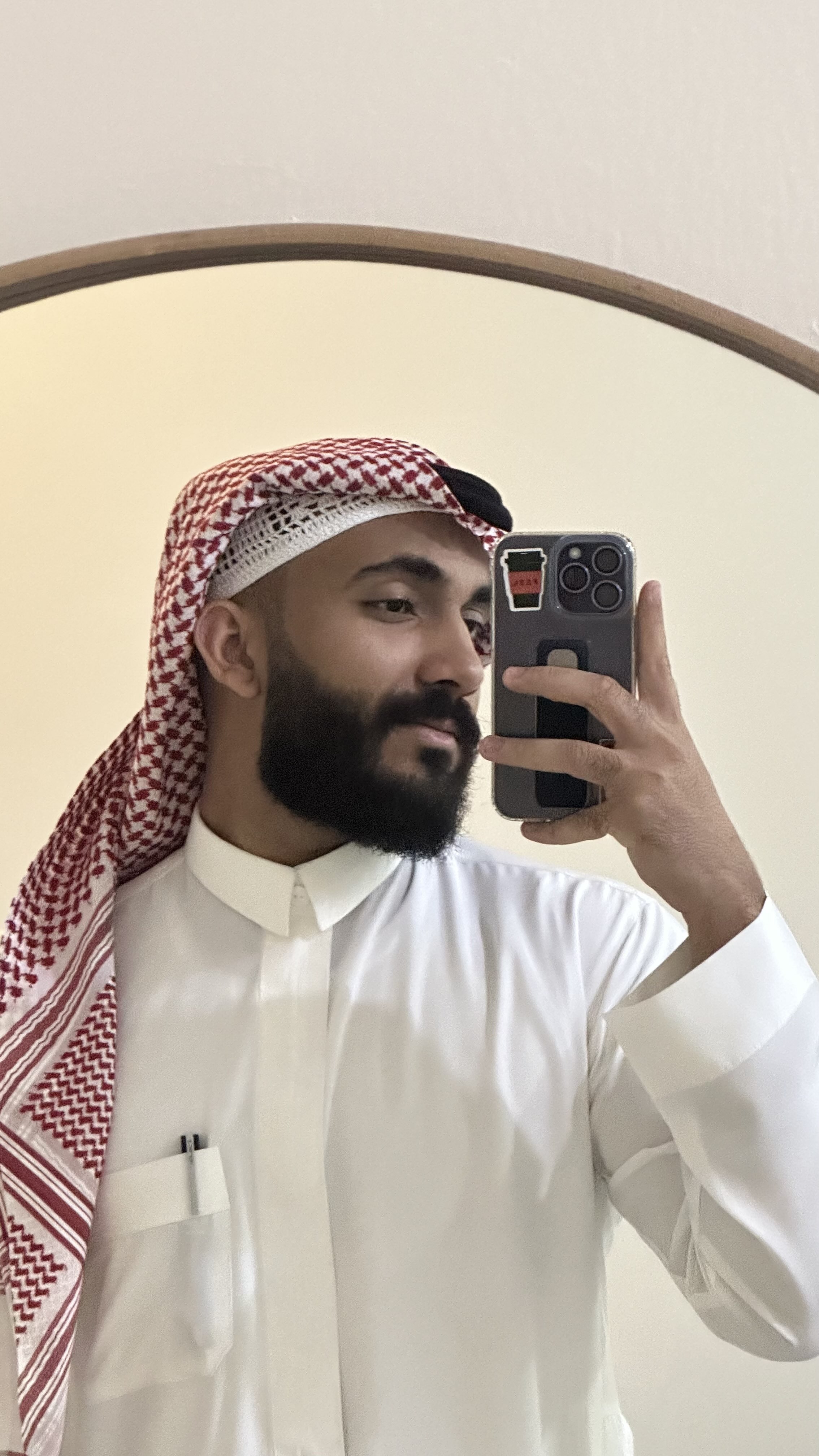 حازم العبيدان
