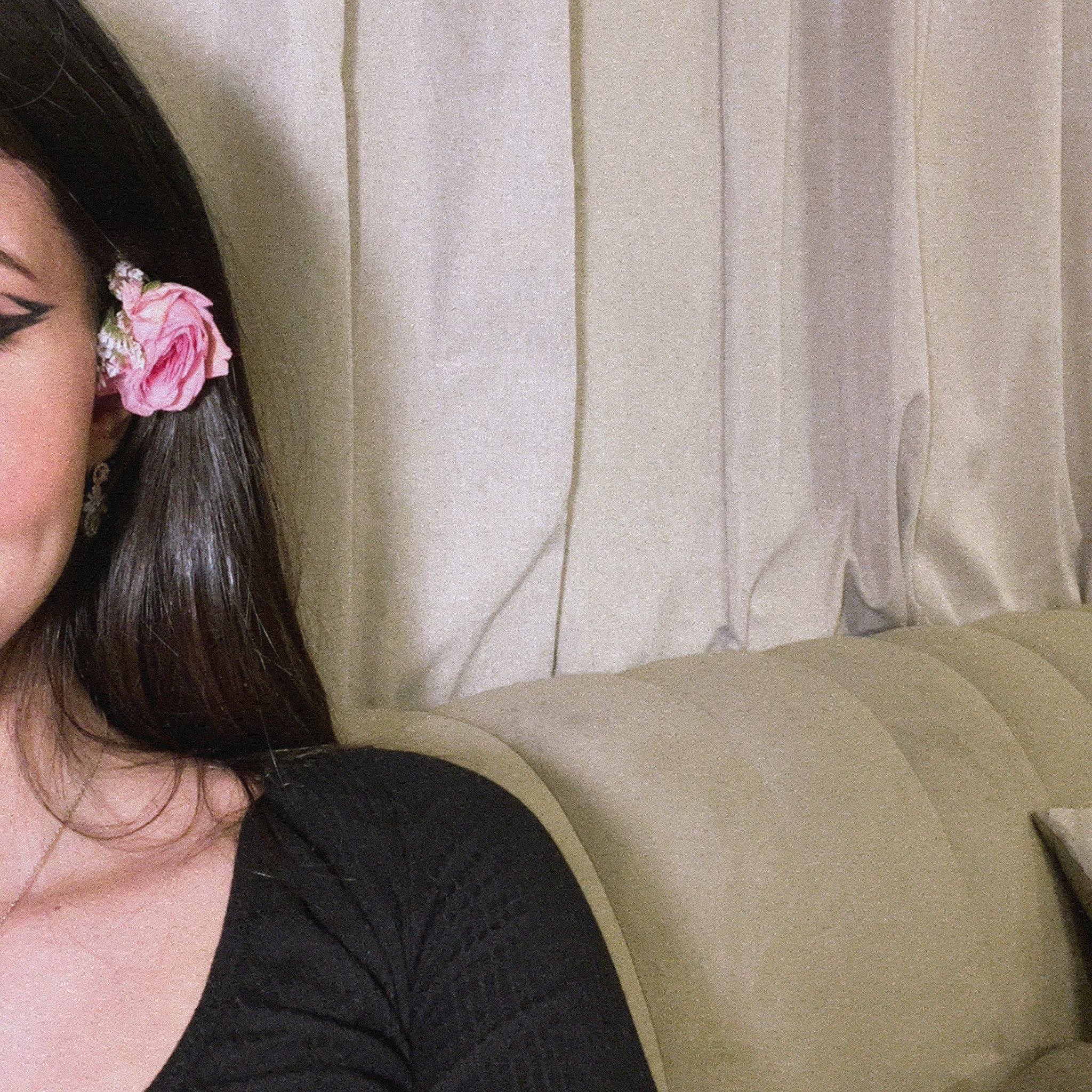 عائشه الزبيدي