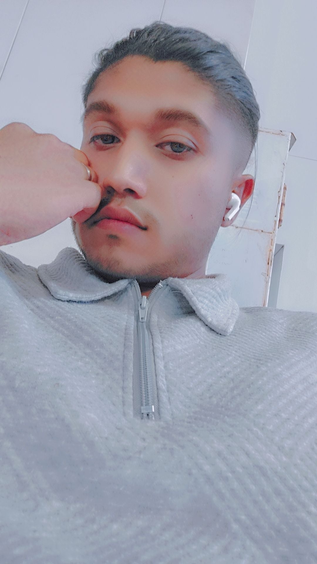 أيمن 
