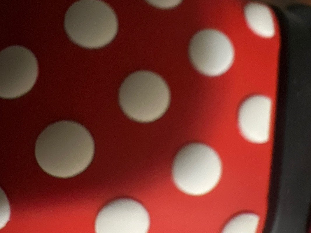 سارة الجنيدلJ