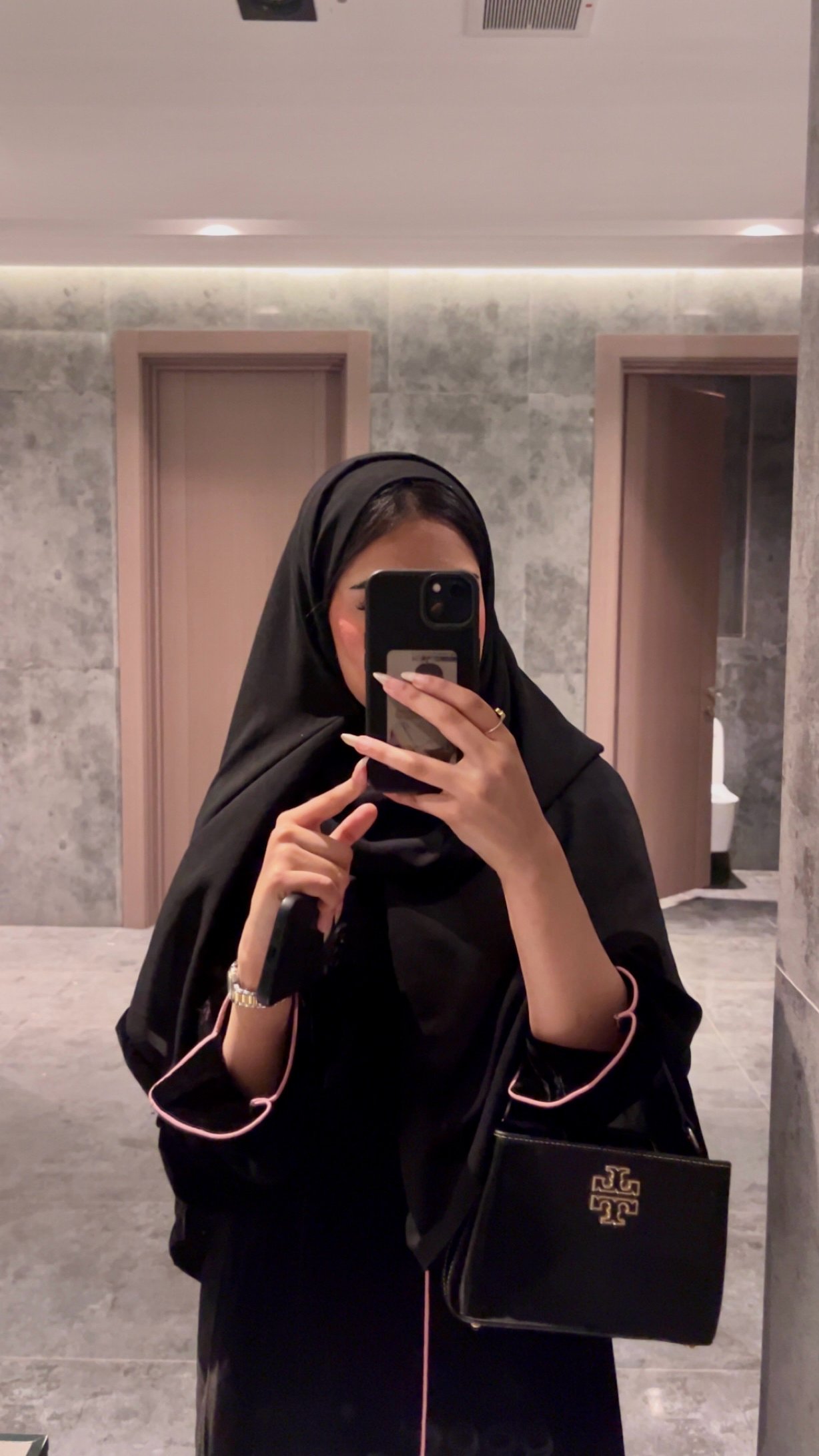 فاطمة التاروتي