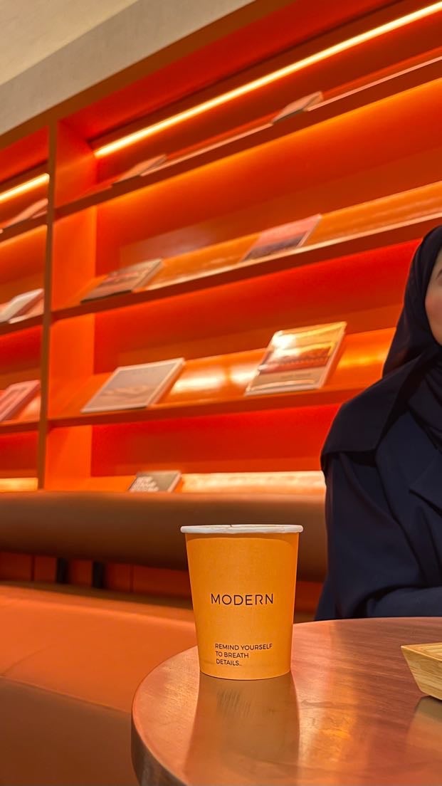 دلاال علي