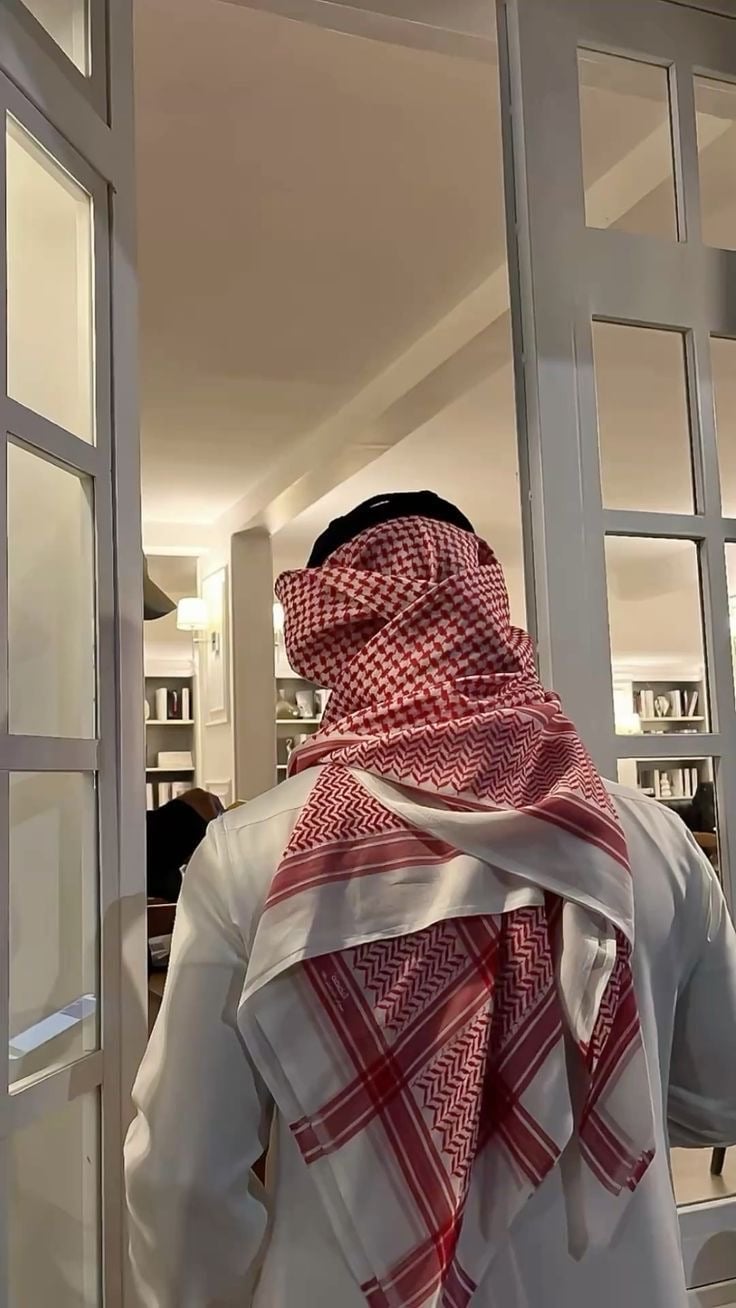 عمر الدخيل