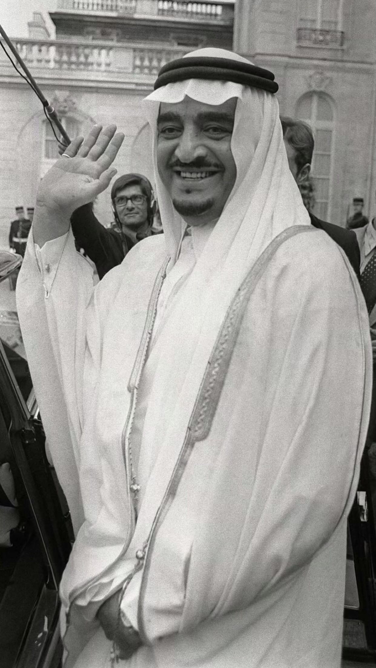 𝔈𝔛𝔄𝔐𝔓𝔏𝔈 .