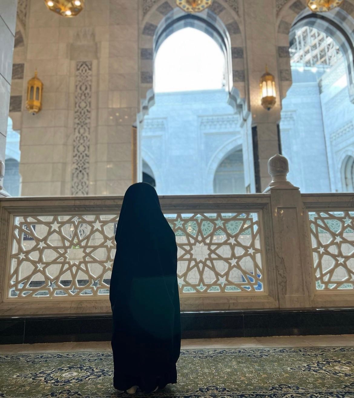 تغريد القعود