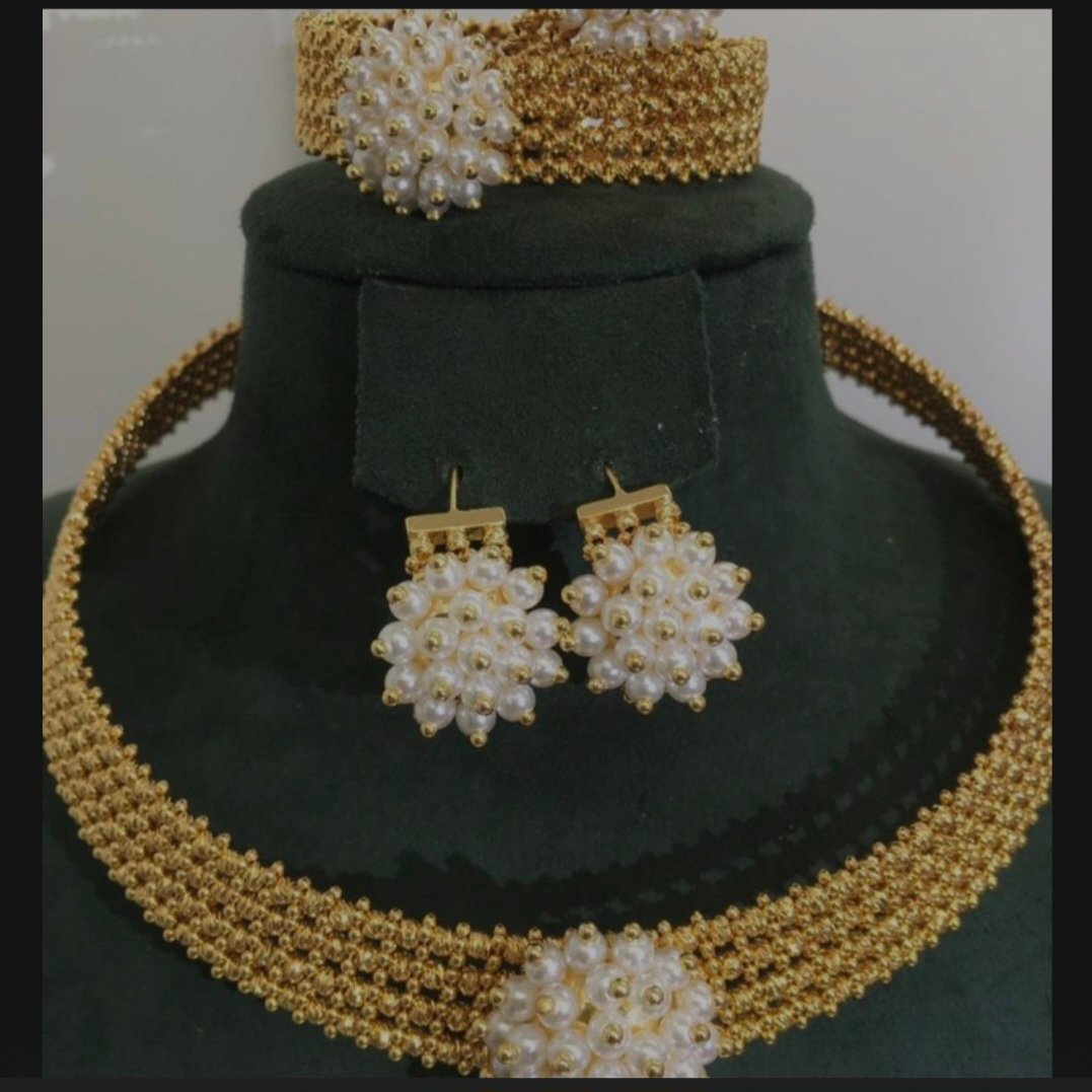 مستوره الزهراني