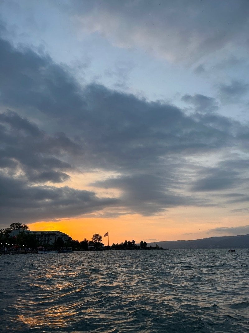 ريناد بخاري