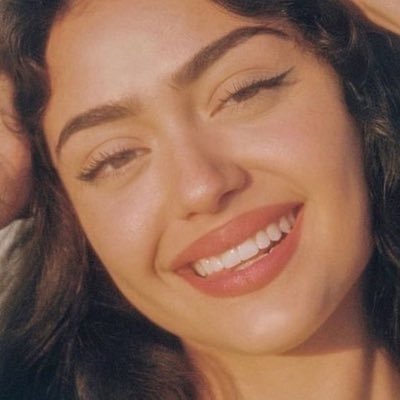 سامية العنزي